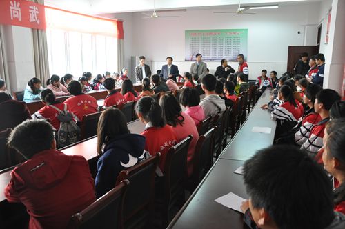 泗陽中專93名在校貧困生獲林中鳳凰教育基金資助