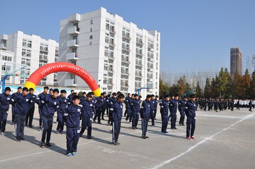 泗陽中專舉行新生校園集體舞展示評比