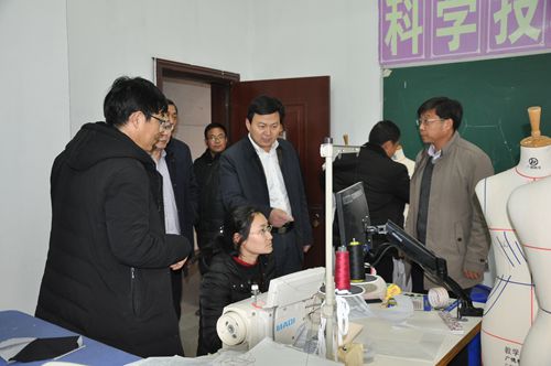 泗陽(yáng)縣副縣長(zhǎng)朱先旺到泗陽(yáng)中專調(diào)研指導(dǎo)工作