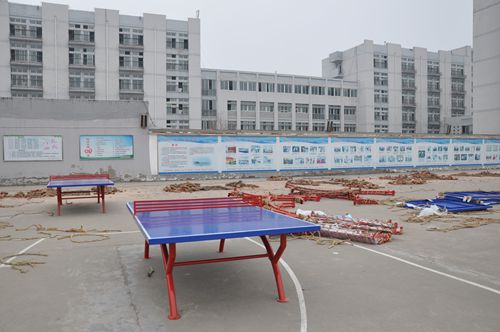 泗陽(yáng)中專積極改善室外乒乓球活動(dòng)條件