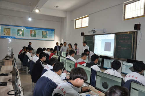 泗陽中專迎來市職業(yè)教育活動周觀摩團