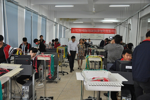 泗陽中專迎來市職業(yè)教育活動周觀摩團