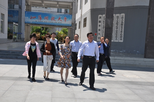 泗陽中專迎來市職業(yè)教育活動周觀摩團