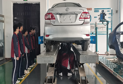 匠心展風(fēng)采 奮力新征程 ——泗陽(yáng)中專(zhuān)汽車(chē)維修技能競(jìng)賽月活動(dòng)報(bào)道