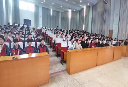 致敬努力，擁抱成長 ——泗陽中專汽車工程系召開“期中考試總結(jié)表彰大會(huì)”