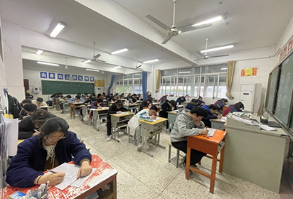 組織考前三模，鋪就出彩花路 —泗陽中專組織職教高考高三年級(jí)三?？荚? onmousewheel=