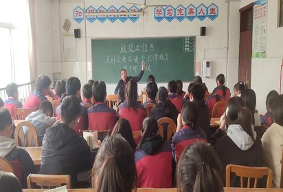 泗陽中專：開展“文明守紀(jì)樹良風(fēng) 安全教育記心中”活動