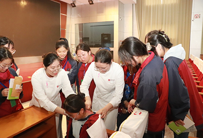 傳承岐黃薪火旺 弘揚中醫(yī)源流長 ——“岐黃青春新傳承—共融共促推動中醫(yī)藥文化科普教育”活動在江蘇聯(lián)合職業(yè)技術(shù)學院泗陽中專辦學點舉行