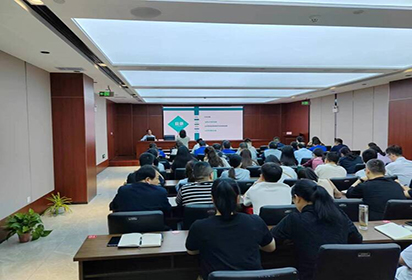 泗陽中專教師深入企業(yè)開展員工技能培訓