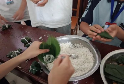 粽享端午 盡情放粽 ——泗陽中專舉行迎端午包粽子比賽活動