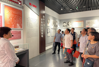 泗陽(yáng)中專紀(jì)委：組織黨員教師代表開(kāi)展愛(ài)國(guó)主義教育活動(dòng)