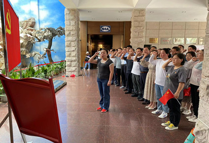 泗陽(yáng)中專紀(jì)委：組織黨員教師代表開(kāi)展愛(ài)國(guó)主義教育活動(dòng)