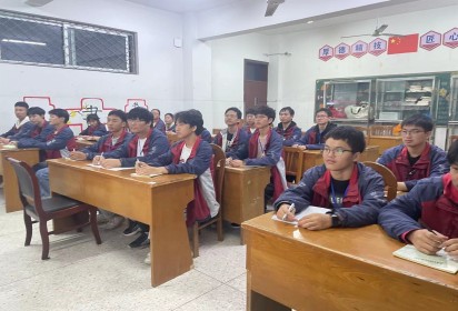 勞動創(chuàng)造美好生活  奮斗成就幸福人生———泗陽中專服裝工程系舉行勞動教育講座