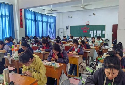 學(xué)測(cè)比賽緊張有序  以賽促學(xué)效果顯著 ——泗陽中專高考部舉行高三學(xué)業(yè)水平測(cè)試模擬考試大比拼活動(dòng)