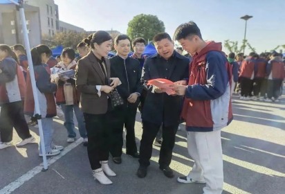 開展聯(lián)合大型招聘會(huì) 助力高質(zhì)量就業(yè)服務(wù)——泗陽中專舉辦2023年校園招聘會(huì)