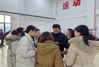 慶祝元旦，“羽”你同行——泗陽(yáng)中專高考一部舉行慶元旦教師羽毛球賽