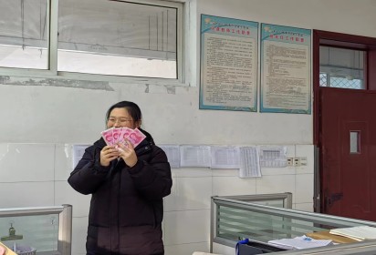 快樂變魔術(shù)  歡笑迎新年 ——泗陽中專高考I部教師迎新晚會(huì)節(jié)目排練緊張排練中