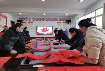 迎金龍新春  送廉政春聯(lián) ——泗陽中專開展廉潔主題送春聯(lián)活動