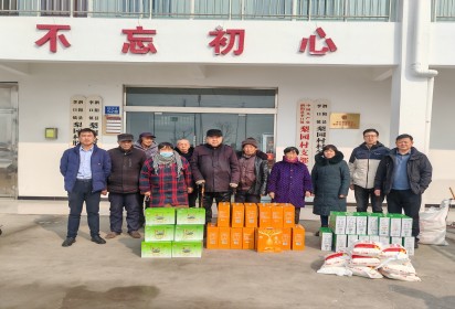 泗陽(yáng)中專到黨建聯(lián)盟結(jié)對(duì)小區(qū)開展春節(jié)慰問(wèn)活動(dòng)