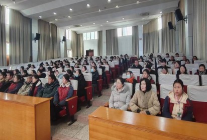 青春拼搏轉(zhuǎn)本路 家校共圓本科夢 ——泗陽中專服裝工程系五年制高職三、四年級(jí)家校聯(lián)動(dòng)會(huì)議
