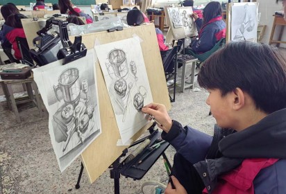 勾勒精彩圖畫繪就美好未來 ——記泗陽中專高考一部高三美術(shù)專業(yè)技能集訓(xùn)