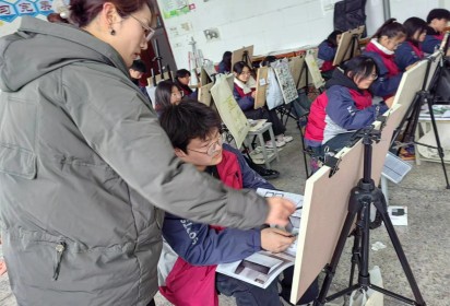 勾勒精彩圖畫繪就美好未來 ——記泗陽中專高考一部高三美術(shù)專業(yè)技能集訓(xùn)