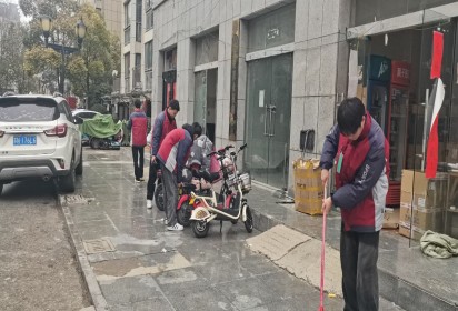 青春志愿行 情暖三月天 ——泗陽中專汽車工程系開展學(xué)雷鋒活動(dòng)