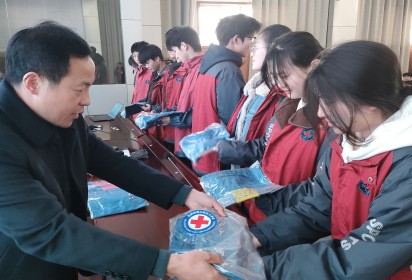 愛心獎助,泗陽中專學子收到“特殊禮物”