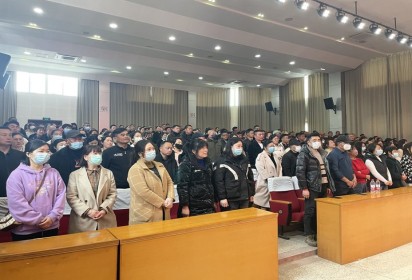 攜手同心 共育英才 --泗陽中專機(jī)電工程系召開五年制高職學(xué)生家長會