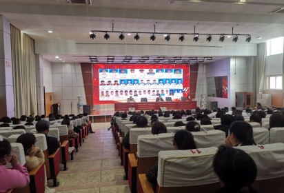 攜手同心 共育英才 --泗陽中專機(jī)電工程系召開五年制高職學(xué)生家長會