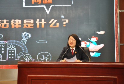 泗陽(yáng)中專：“蘇小藍(lán)·皮皮俠法治先鋒進(jìn)職?！被顒?dòng) 啟動(dòng)儀式