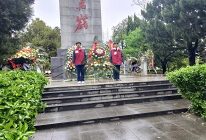 緬懷革命先烈  傳承紅色基因 ——泗陽中專開展祭掃英烈活動