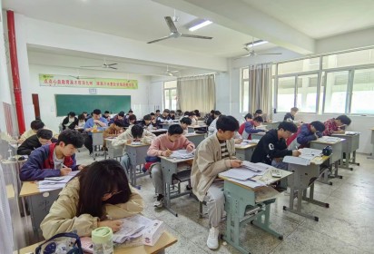 泗陽(yáng)中專高考部舉行高三年級(jí)三模考試