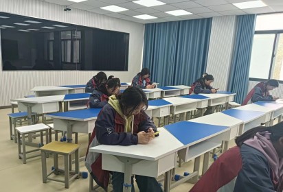 泗陽中專學(xué)生參加江蘇聯(lián)合職業(yè)技術(shù)學(xué)院第一屆”職學(xué)園”杯英語詞匯決賽