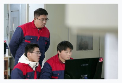 咔嚓！咔嚓！定格泗陽中專校園春日美好瞬間