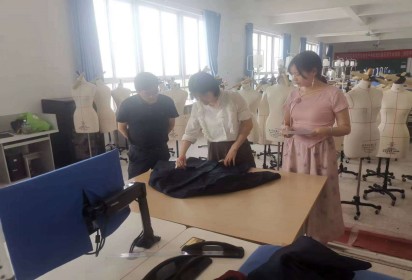 【職教活動(dòng)周】歷練能力 交流技藝 ——泗陽(yáng)中專服裝工程系服裝設(shè)計(jì)與工藝專業(yè)校級(jí)技能大賽
