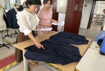 【職教活動(dòng)周】歷練能力 交流技藝 ——泗陽(yáng)中專服裝工程系服裝設(shè)計(jì)與工藝專業(yè)校級(jí)技能大賽