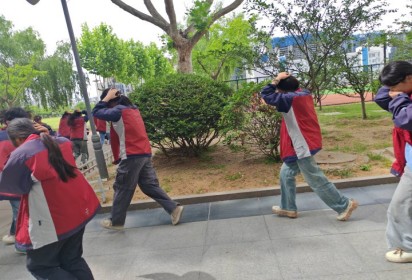 泗陽中專開展防震減災應急疏散演習