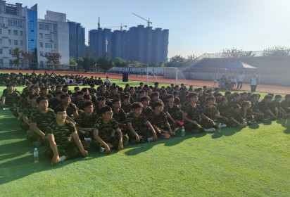 傳承紅色基因，唱響魅力青春 ----泗陽(yáng)中專舉行新生拉歌比賽