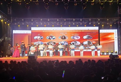 心合越山海 揚(yáng)帆啟新程 ——泗陽(yáng)中專2025年元旦文藝匯演