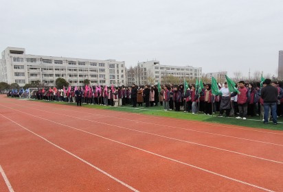 政府搭臺(tái) 校企合作 共繪新藍(lán)圖 ——泗陽(yáng)中專第四周升旗儀式