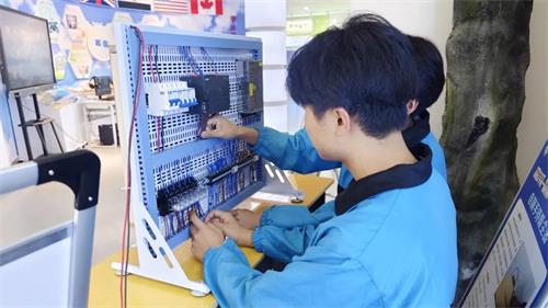 沭陽中專舉行機(jī)械電子類創(chuàng)新創(chuàng)意大賽