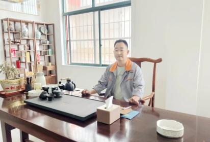 優(yōu)秀畢業(yè)生事跡展示