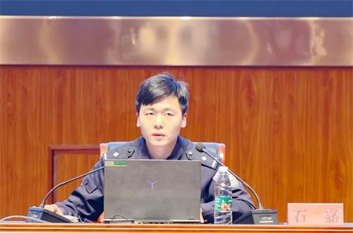 以法護航  法護成長——沭陽中專召開法治報告會