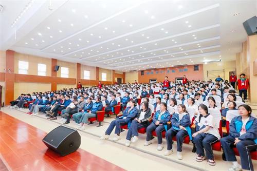 以法護航  法護成長——沭陽中專召開法治報告會