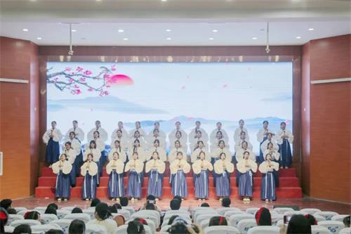 誦讀國學(xué)經(jīng)典   成就未來工匠——沭陽中專舉行國學(xué)經(jīng)典誦讀比賽