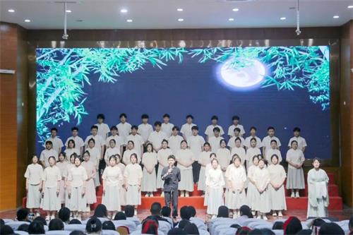 誦讀國學(xué)經(jīng)典   成就未來工匠——沭陽中專舉行國學(xué)經(jīng)典誦讀比賽