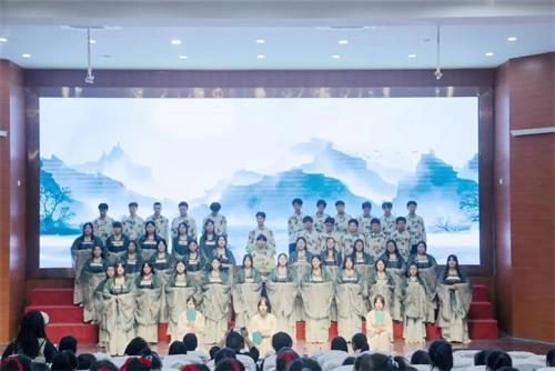 誦讀國學(xué)經(jīng)典   成就未來工匠——沭陽中專舉行國學(xué)經(jīng)典誦讀比賽