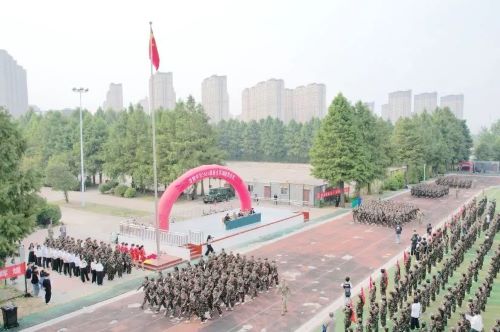 沭陽中專舉行2024級新生軍訓結營儀式