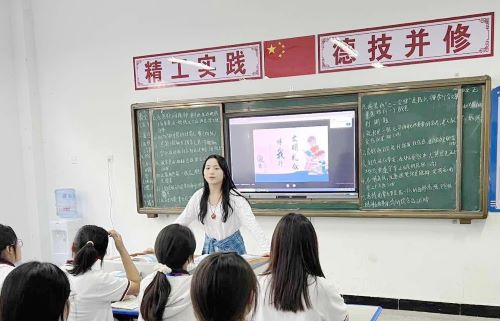 沭陽中專扎實(shí)開展文明禮儀習(xí)慣養(yǎng)成教育活動(dòng)